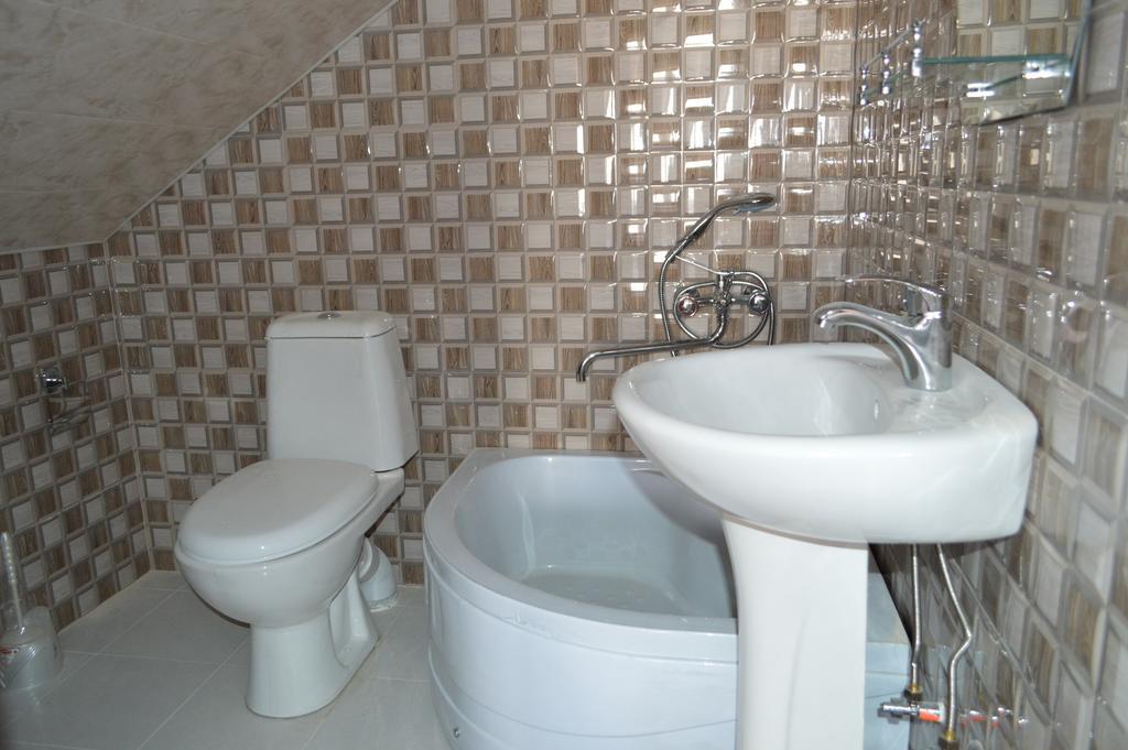 תלאווי Mari Guest House חדר תמונה